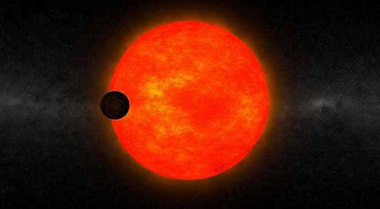 Hallan un extraño planeta gigante orbitando una estrella enana y oscura